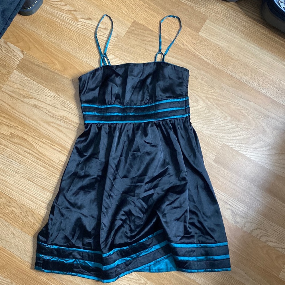 Flowy black and blue dress